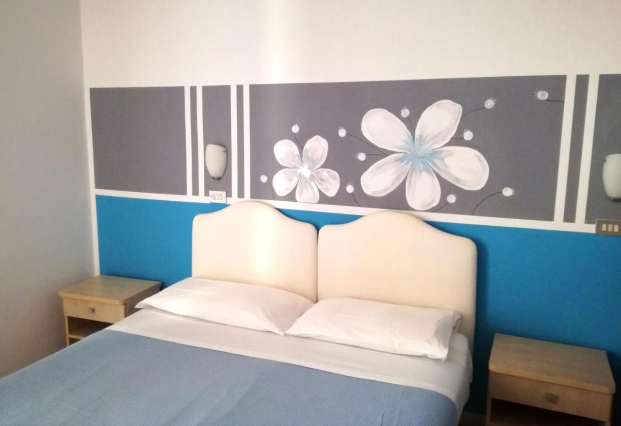 Hotel Serafini ริมินี ภายนอก รูปภาพ