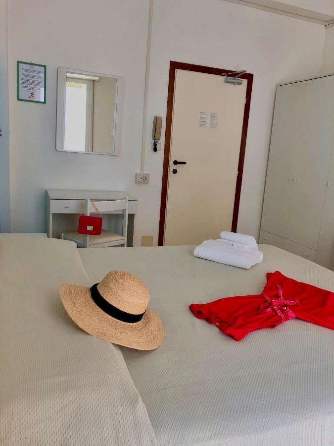 Hotel Serafini ริมินี ภายนอก รูปภาพ