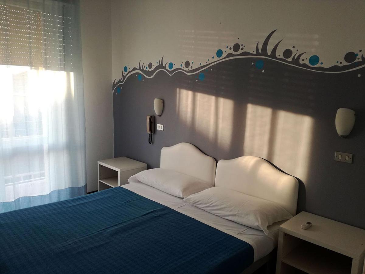 Hotel Serafini ริมินี ภายนอก รูปภาพ