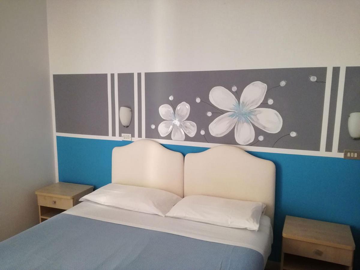 Hotel Serafini ริมินี ภายนอก รูปภาพ